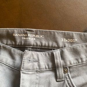 Banana Republic traveler 33x30